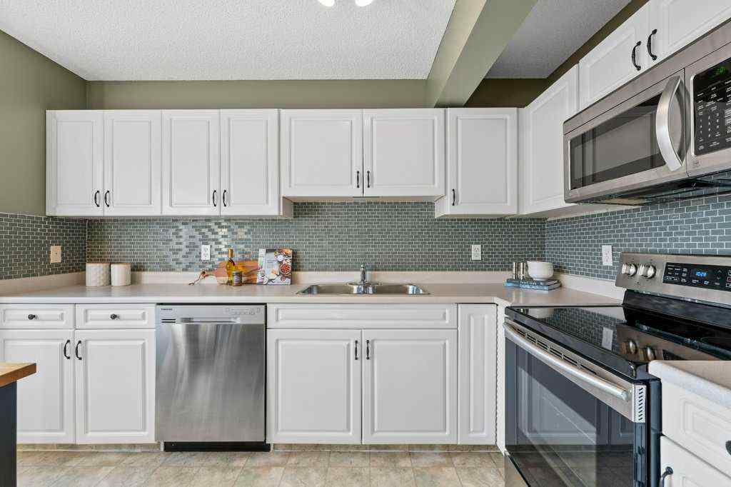 MLS® A2254812 - 248 Regal Park NE in Renfrew Calgary, Residential