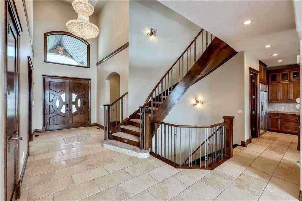 MLS® A2254832 - 35 Elmont Drive SW in Springbank Hill Calgary, Residential