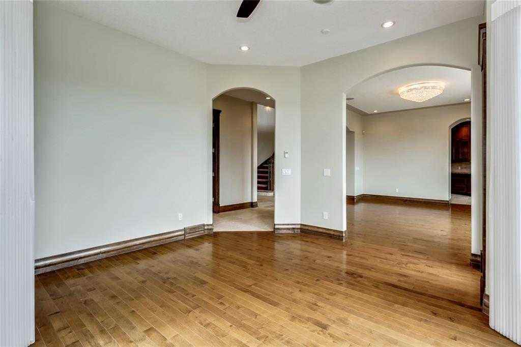 MLS® A2254832 - 35 Elmont Drive SW in Springbank Hill Calgary, Residential