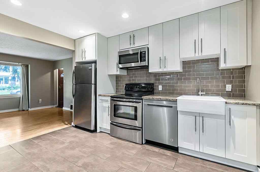 MLS® A2254834 - 906 Rundle Crescent NE in Renfrew Calgary, Residential