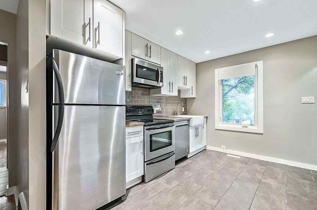 MLS® A2254834 - 906 Rundle Crescent NE in Renfrew Calgary, Residential