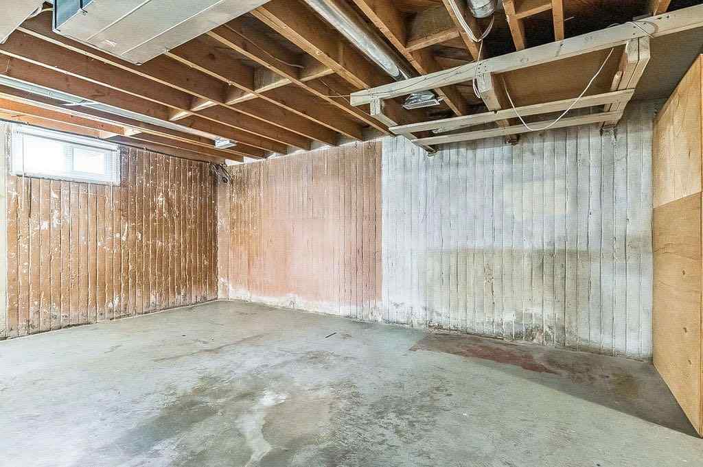 MLS® A2254834 - 906 Rundle Crescent NE in Renfrew Calgary, Residential