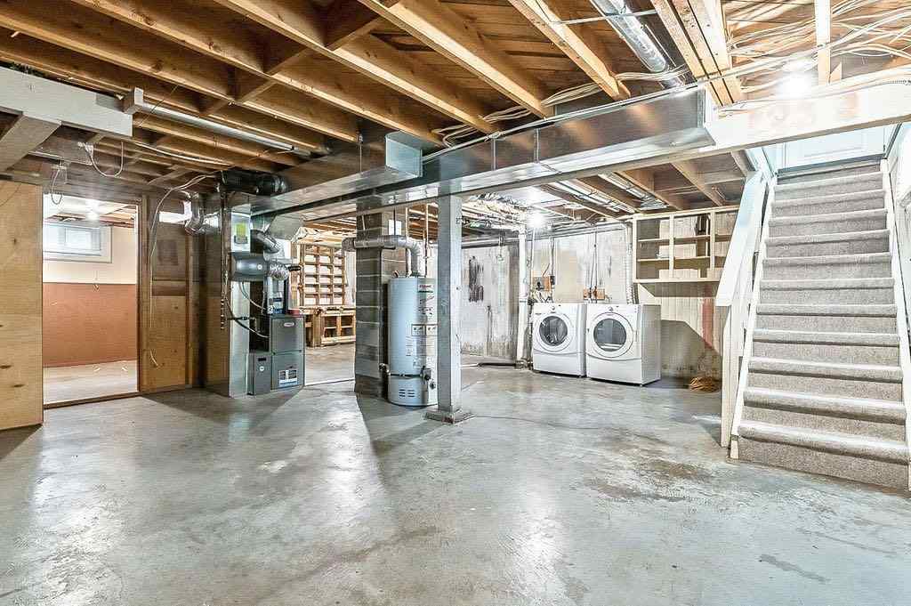 MLS® A2254834 - 906 Rundle Crescent NE in Renfrew Calgary, Residential