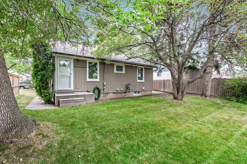 MLS® A2254834 - 906 Rundle Crescent NE in Renfrew Calgary, Residential