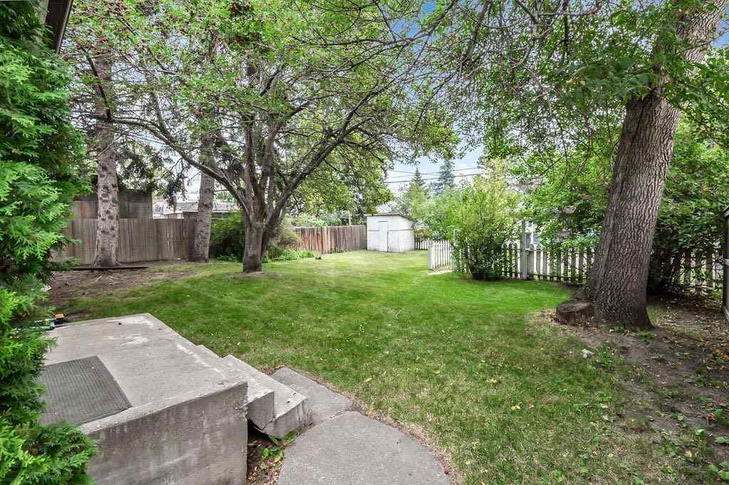 MLS® A2254834 - 906 Rundle Crescent NE in Renfrew Calgary, Residential