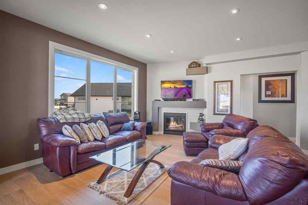 MLS® A2254837 - 38 Vista Close  in Valley Ridge Blackfalds, Residential