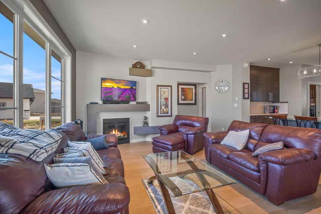 MLS® A2254837 - 38 Vista Close  in Valley Ridge Blackfalds, Residential