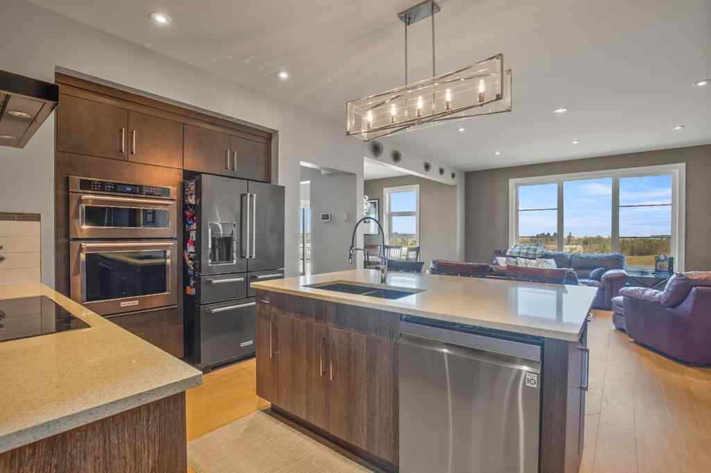 MLS® A2254837 - 38 Vista Close  in Valley Ridge Blackfalds, Residential