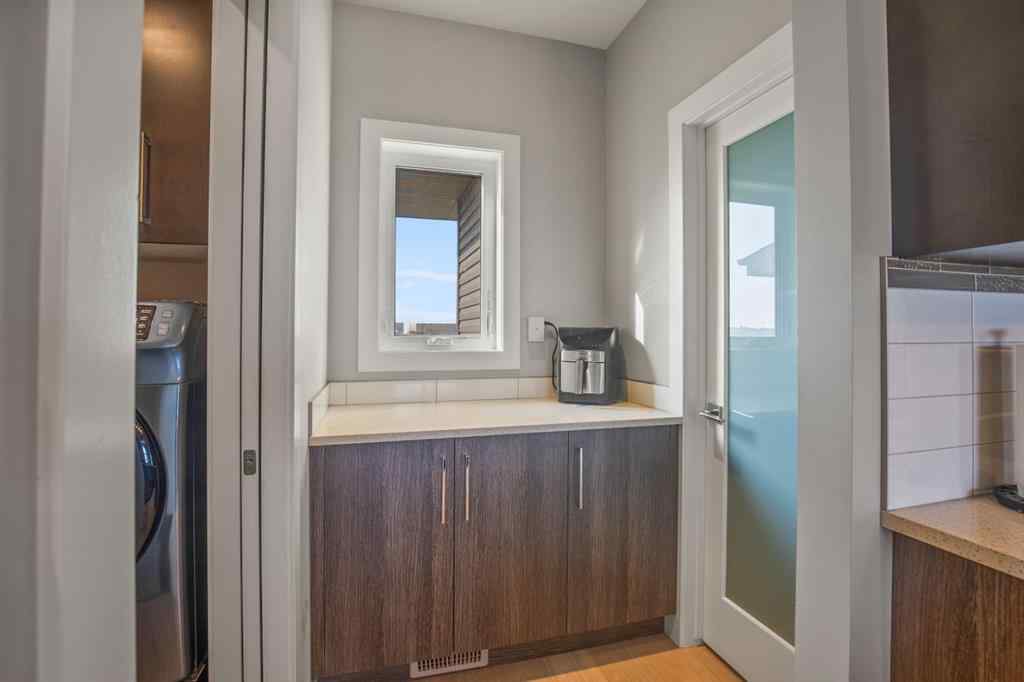 MLS® A2254837 - 38 Vista Close  in Valley Ridge Blackfalds, Residential