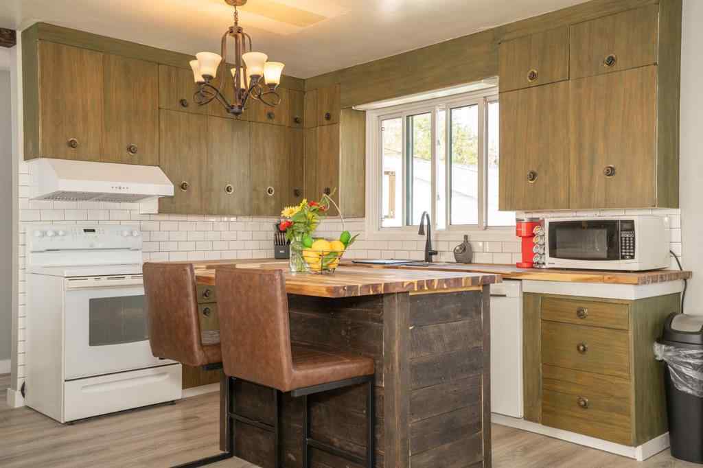 MLS® A2254851 - 5011 51st Ave Scott   in Bashaw Bashaw, Residential