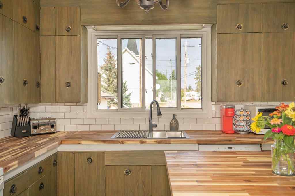 MLS® A2254851 - 5011 51st Ave Scott   in Bashaw Bashaw, Residential