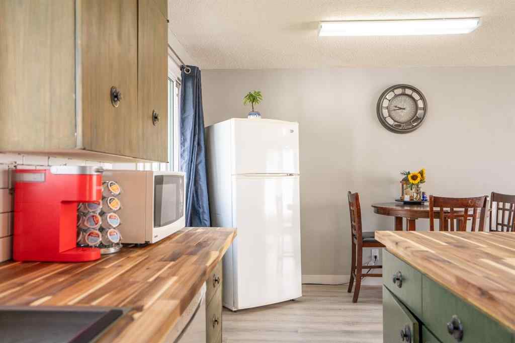 MLS® A2254851 - 5011 51st Ave Scott   in Bashaw Bashaw, Residential