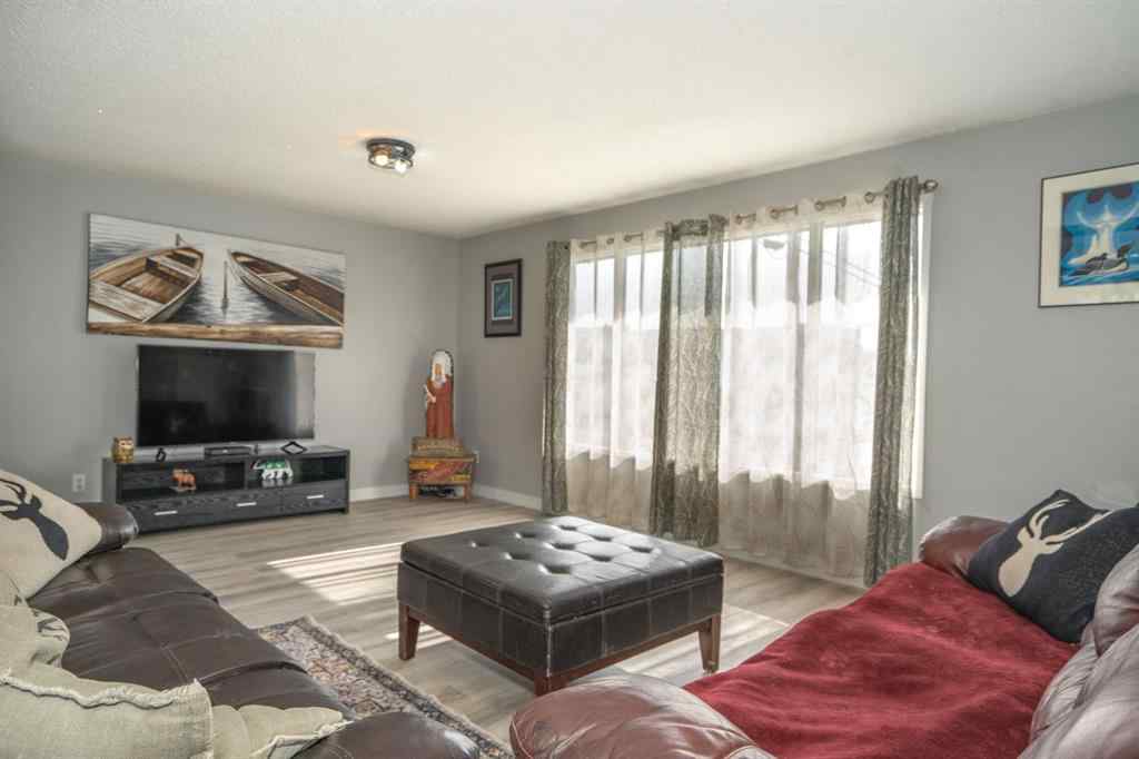 MLS® A2254851 - 5011 51st Ave Scott   in Bashaw Bashaw, Residential