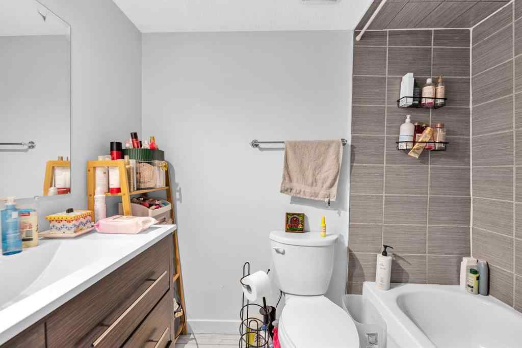 MLS® A2254858 - Unit #204 2611 15A Street SW in Bankview Calgary, Residential