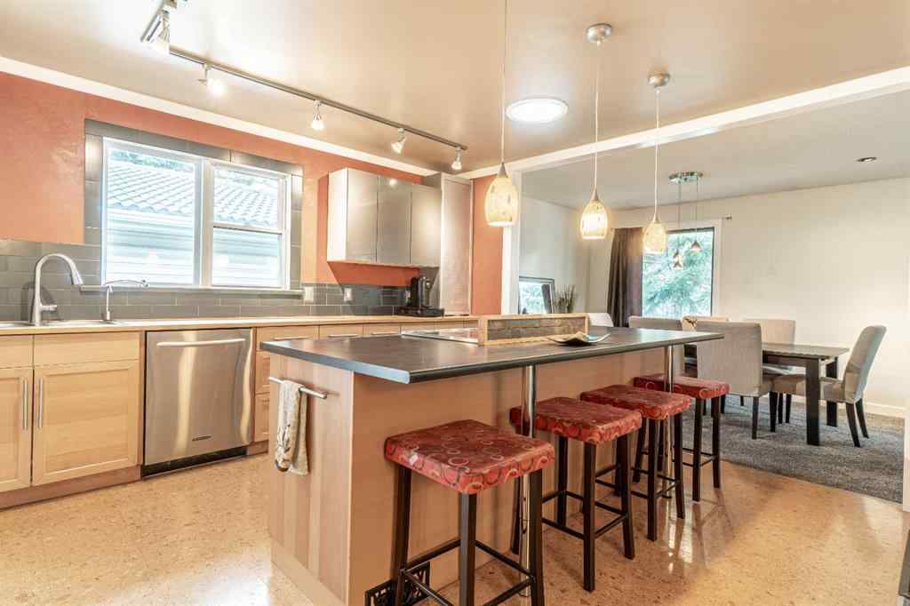 MLS® A2254861 - 4812 Valiant Drive NW in Varsity Calgary, Residential