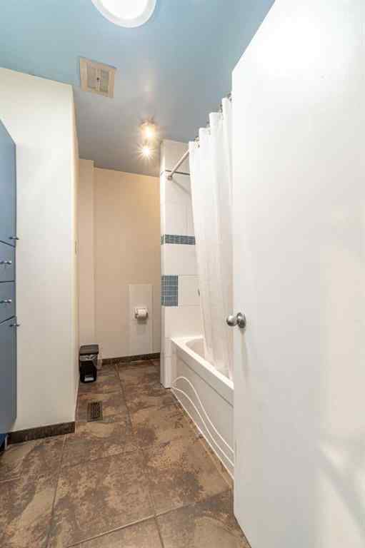 MLS® A2254861 - 4812 Valiant Drive NW in Varsity Calgary, Residential
