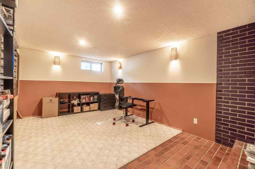 MLS® A2254861 - 4812 Valiant Drive NW in Varsity Calgary, Residential