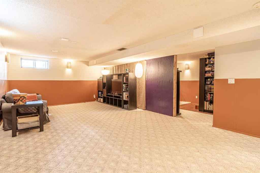MLS® A2254861 - 4812 Valiant Drive NW in Varsity Calgary, Residential
