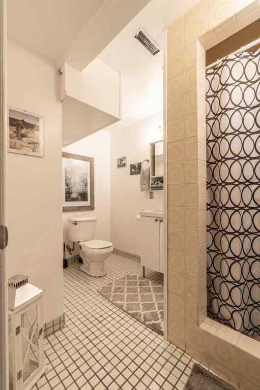 MLS® A2254861 - 4812 Valiant Drive NW in Varsity Calgary, Residential