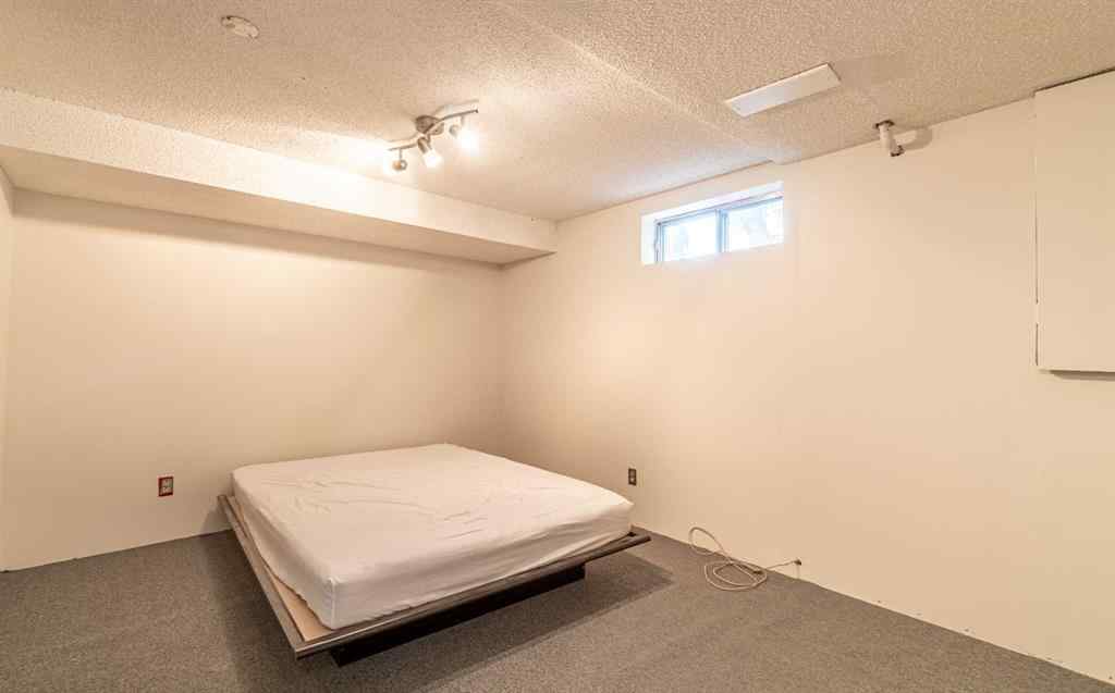 MLS® A2254861 - 4812 Valiant Drive NW in Varsity Calgary, Residential