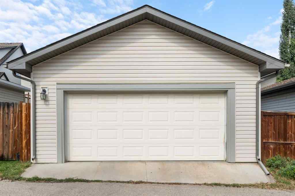 MLS® A2254866 - 2325 Reunion Rise NW in Reunion Airdrie, Residential