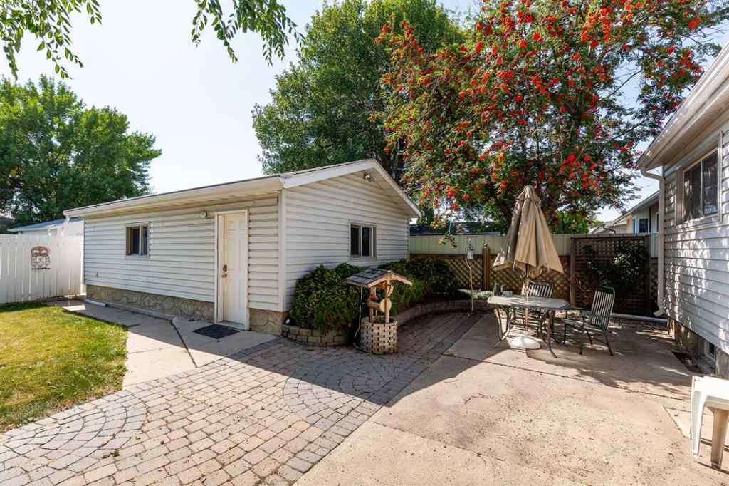 MLS® A2254872 - 2610 13 Avenue N in Park Meadows Lethbridge, Residential