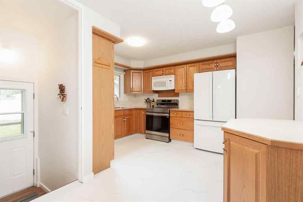 MLS® A2254872 - 2610 13 Avenue N in Park Meadows Lethbridge, Residential