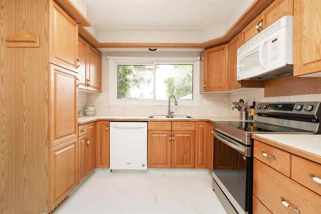 MLS® A2254872 - 2610 13 Avenue N in Park Meadows Lethbridge, Residential