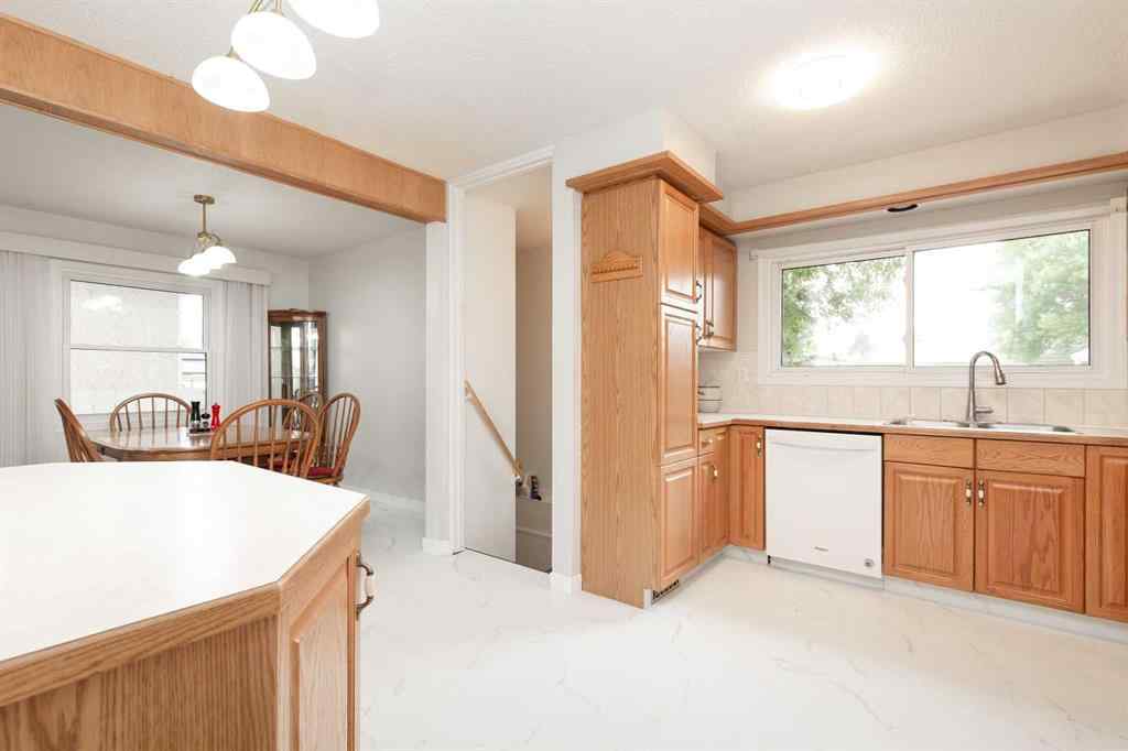 MLS® A2254872 - 2610 13 Avenue N in Park Meadows Lethbridge, Residential