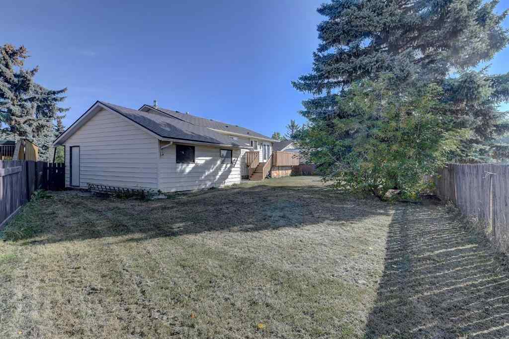 MLS® A2254874 - 9751 69 Avenue  in South Patterson Place Grande Prairie, Residential