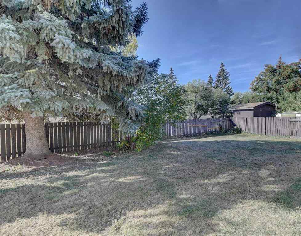 MLS® A2254874 - 9751 69 Avenue  in South Patterson Place Grande Prairie, Residential