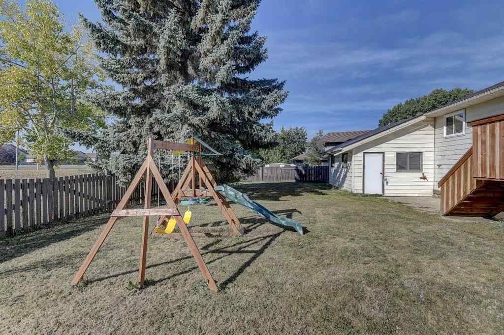 MLS® A2254874 - 9751 69 Avenue  in South Patterson Place Grande Prairie, Residential