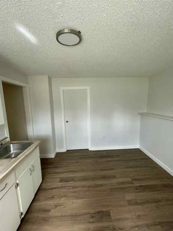 MLS® A2254881 - 10132 102 Avenue  in Avondale Grande Prairie, Residential