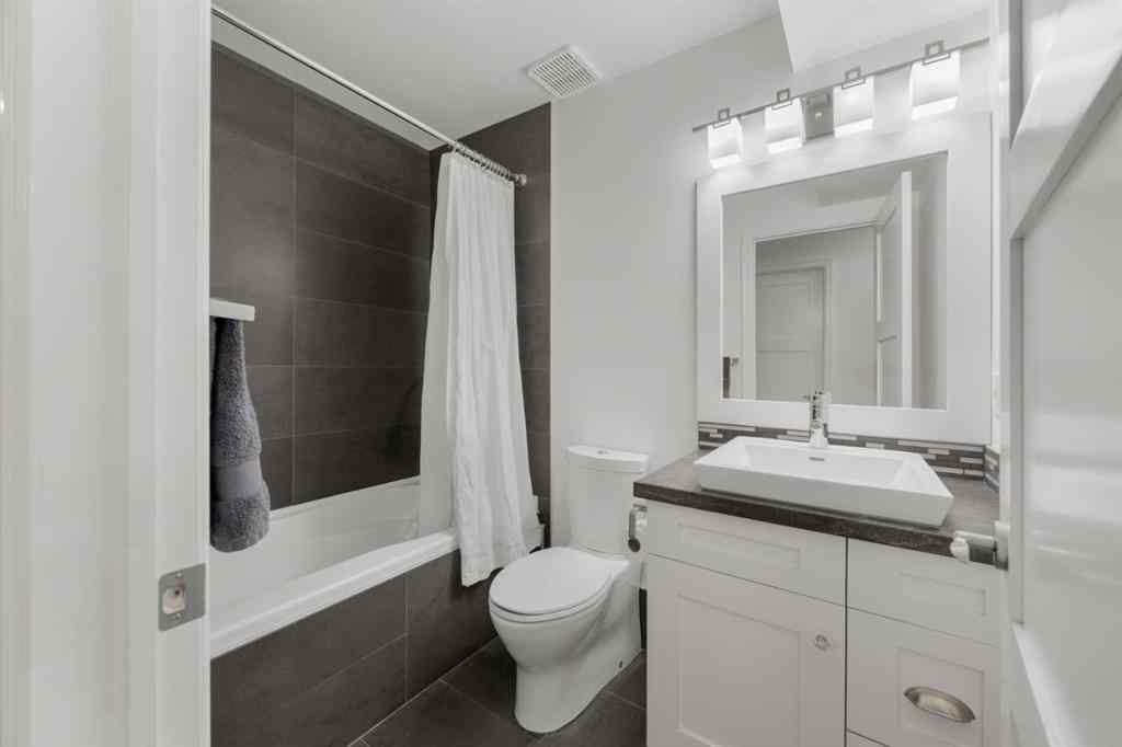 MLS® A2254884 - 1739 Bowness Road NW in Hillhurst Calgary, Residential