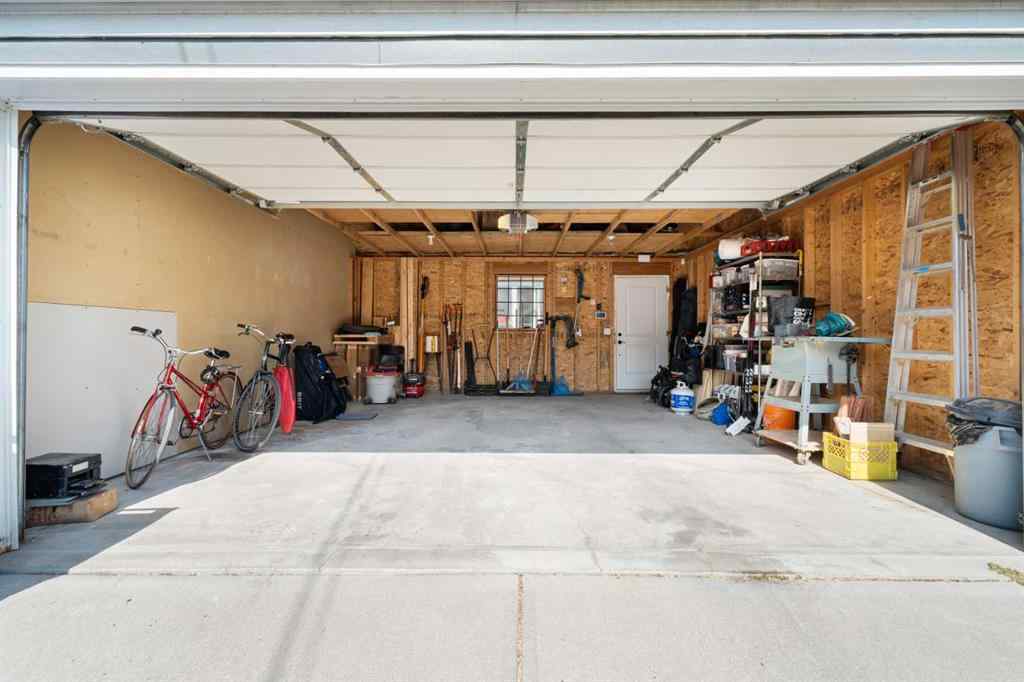 MLS® A2254884 - 1739 Bowness Road NW in Hillhurst Calgary, Residential