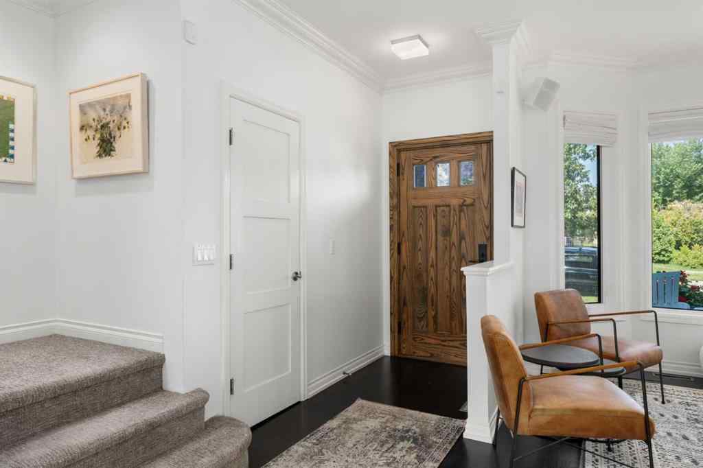 MLS® A2254884 - 1739 Bowness Road NW in Hillhurst Calgary, Residential