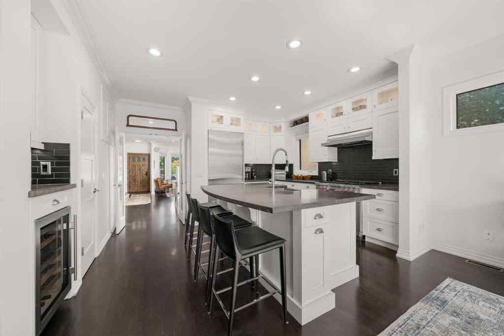 MLS® A2254884 - 1739 Bowness Road NW in Hillhurst Calgary, Residential