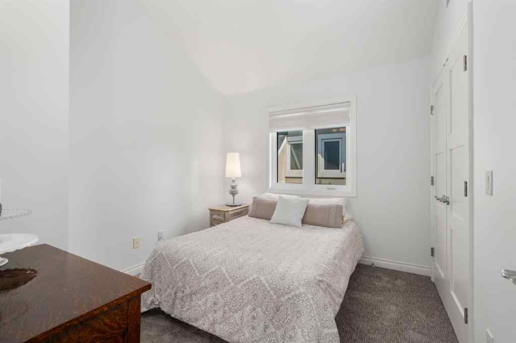 MLS® A2254884 - 1739 Bowness Road NW in Hillhurst Calgary, Residential