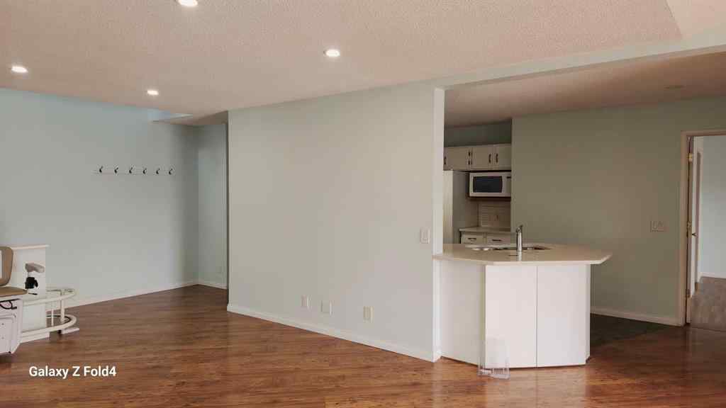 MLS® A2254887 - Unit #304 39 Hidden Creek Place  in Hidden Valley Calgary, Residential