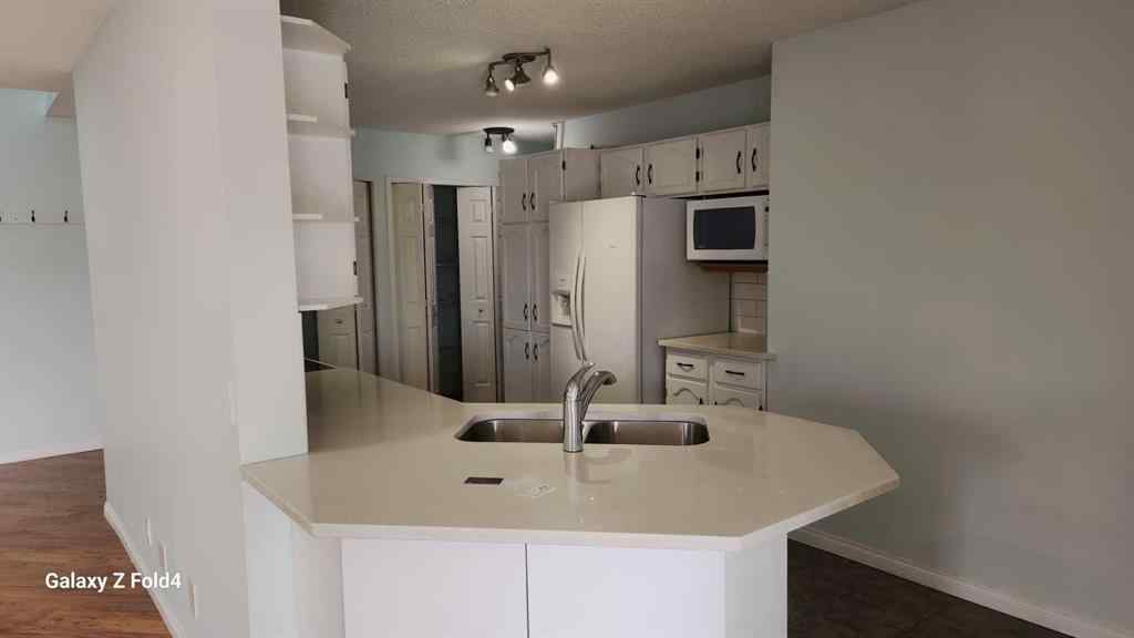 MLS® A2254887 - Unit #304 39 Hidden Creek Place  in Hidden Valley Calgary, Residential