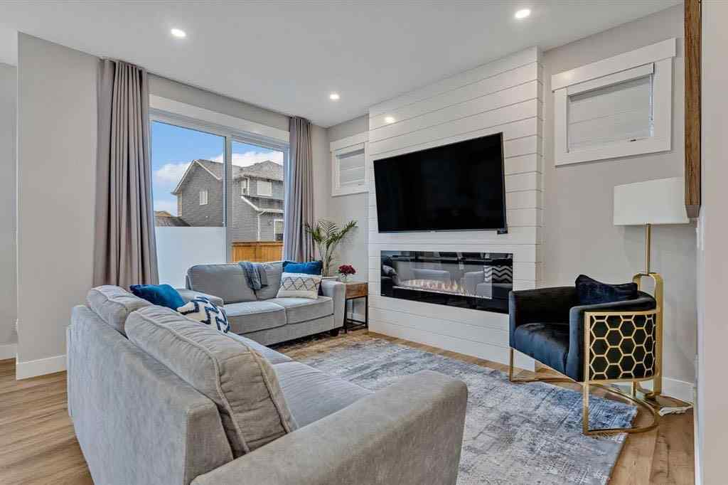 MLS® A2254888 - 114 Sandpiper Bend   in Kinniburgh South Chestermere, Residential