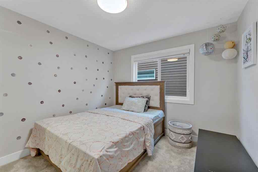 MLS® A2254888 - 114 Sandpiper Bend   in Kinniburgh South Chestermere, Residential