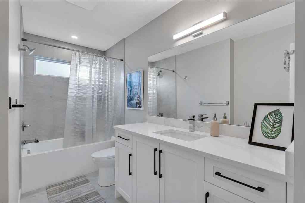 MLS® A2254888 - 114 Sandpiper Bend   in Kinniburgh South Chestermere, Residential