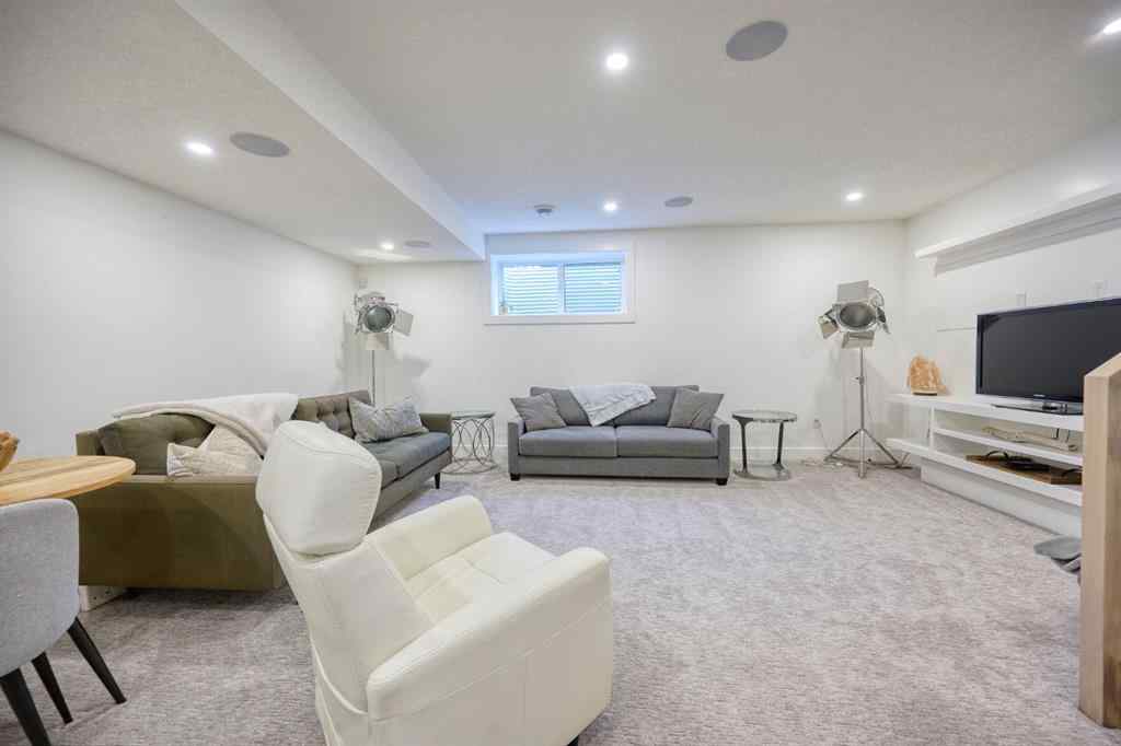 MLS® A2254893 - 2207 7 Street NE in Winston Heights/Mountview Calgary, Residential