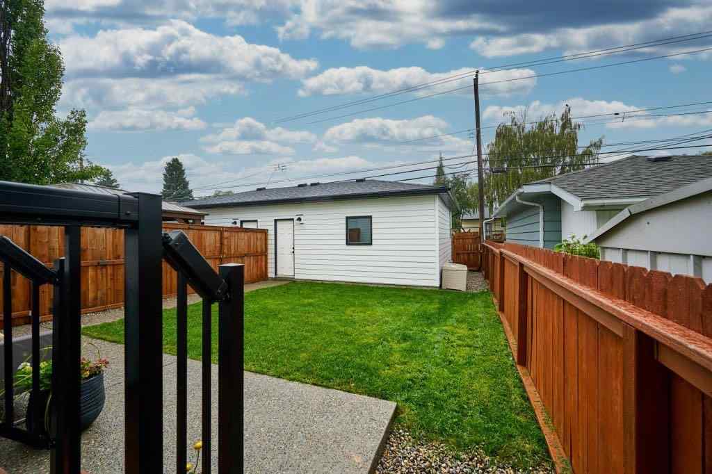 MLS® A2254893 - 2207 7 Street NE in Winston Heights/Mountview Calgary, Residential