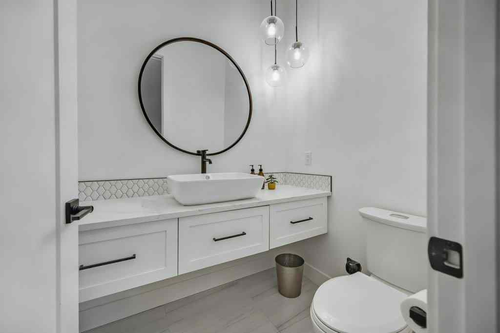 MLS® A2254893 - 2207 7 Street NE in Winston Heights/Mountview Calgary, Residential