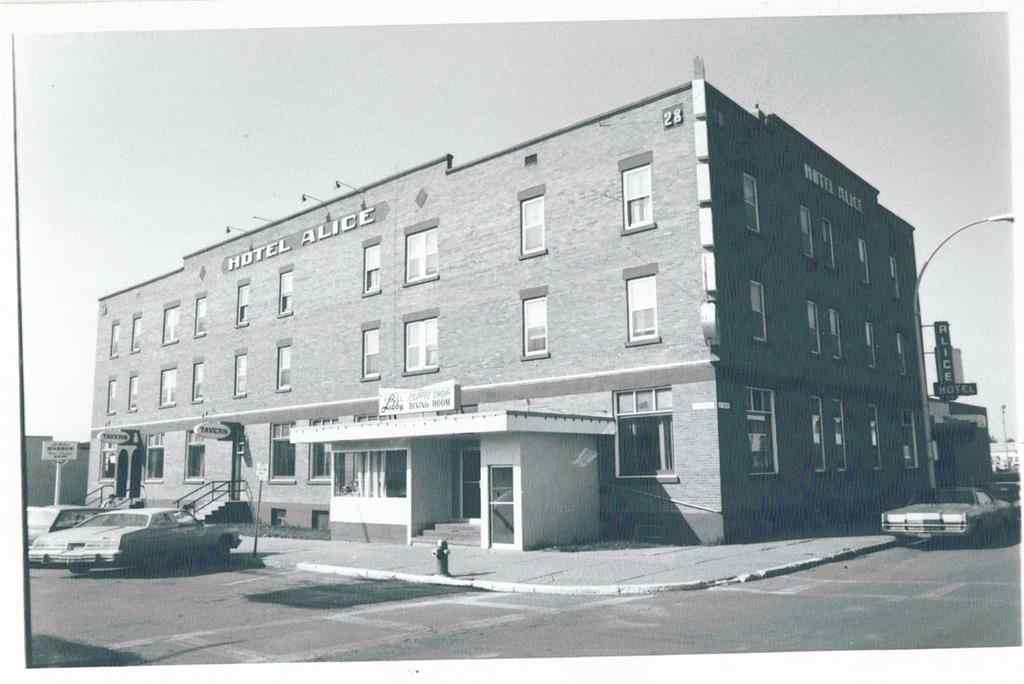 MLS® A2254897 - 5078 50 Street  in Downtown Camrose Camrose, Commercial