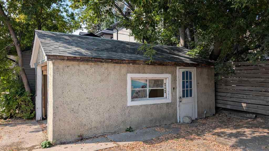MLS® A2254900 - 1509 Edmonton Trail NE in Crescent Heights Calgary, Residential
