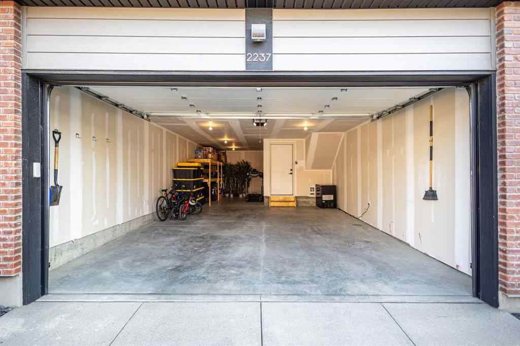 MLS® A2254901 - 2237 77 Street SW in Springbank Hill Calgary, Residential