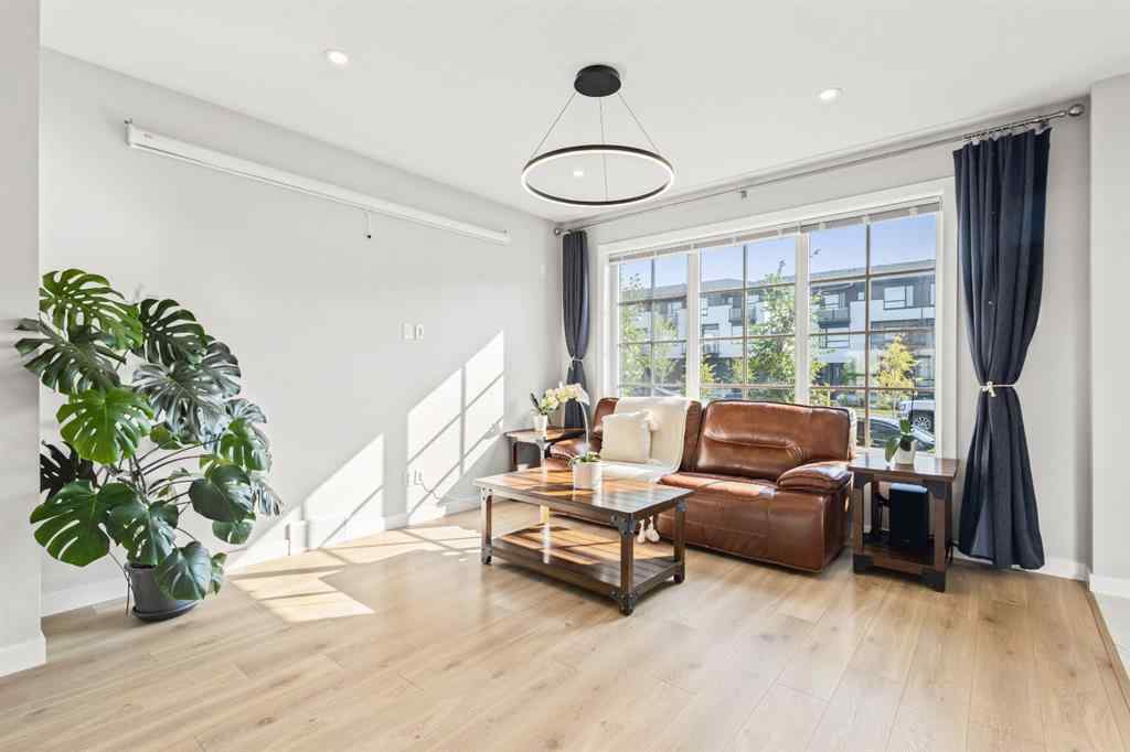 MLS® A2254901 - 2237 77 Street SW in Springbank Hill Calgary, Residential